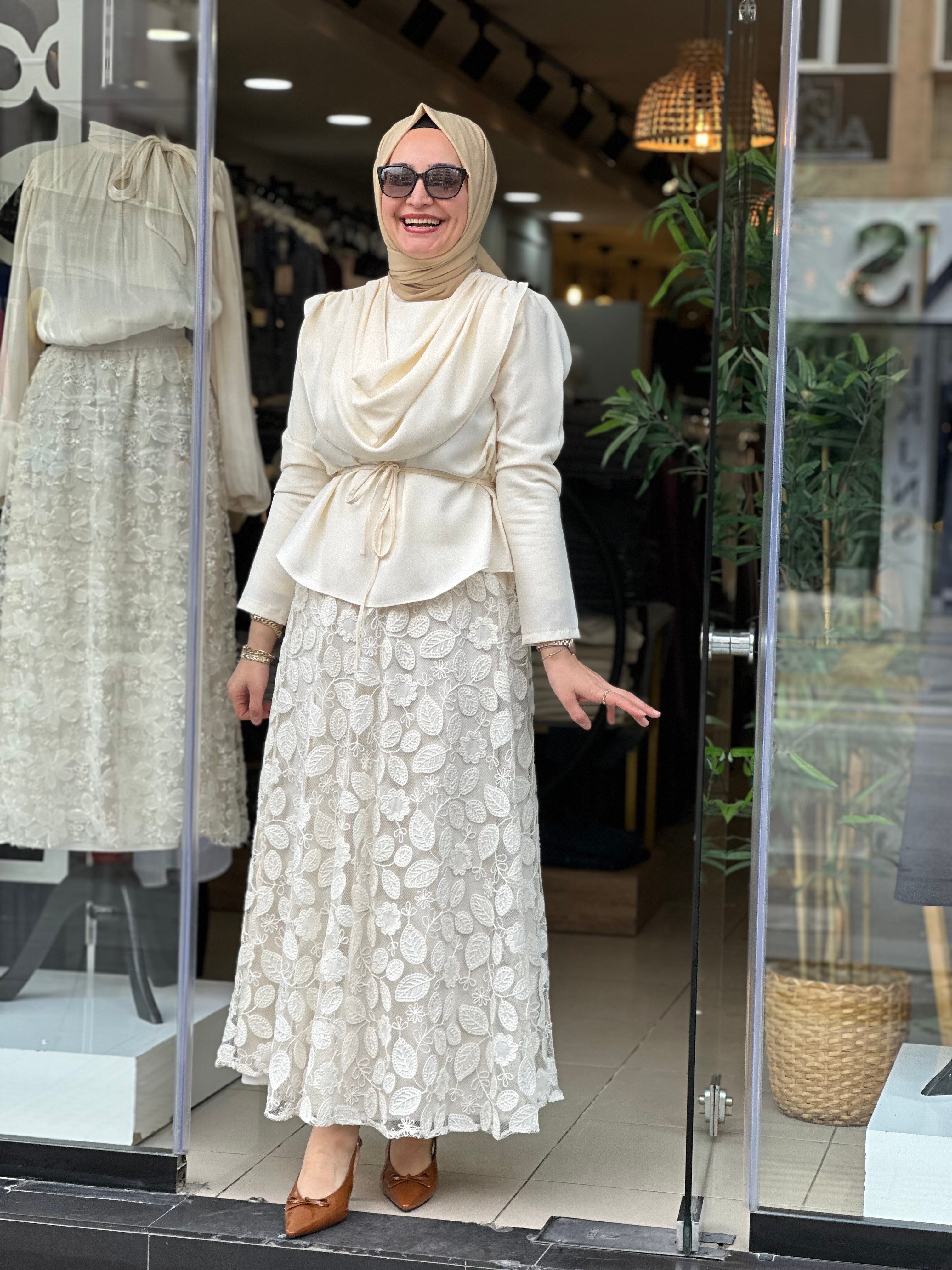 7347 ETEKLİ TAKIM KREM