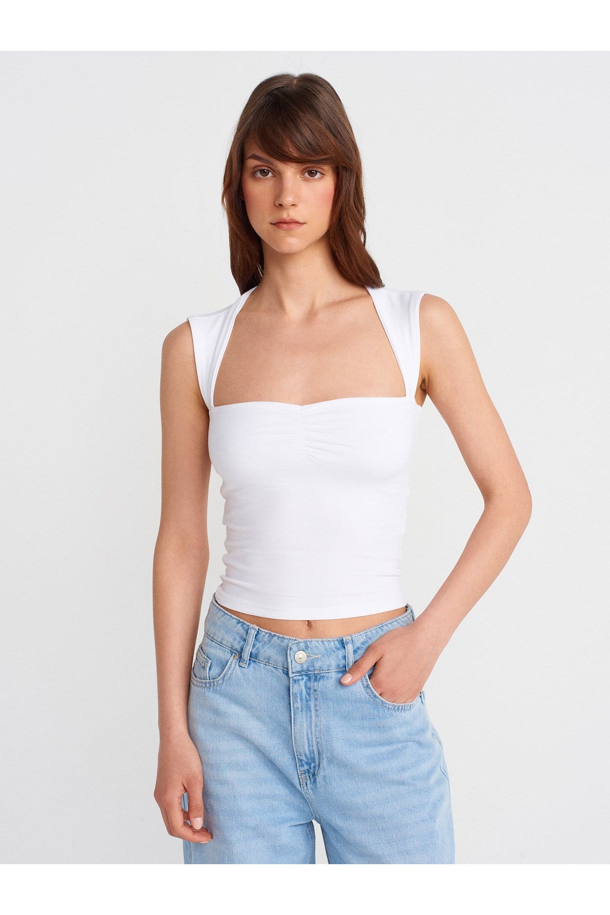 31780 Sırt Detaylı Top-Beyaz