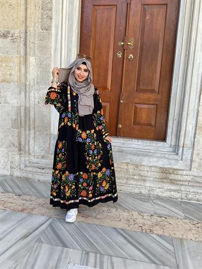 pamklu renkli çiçekli siyah elbise