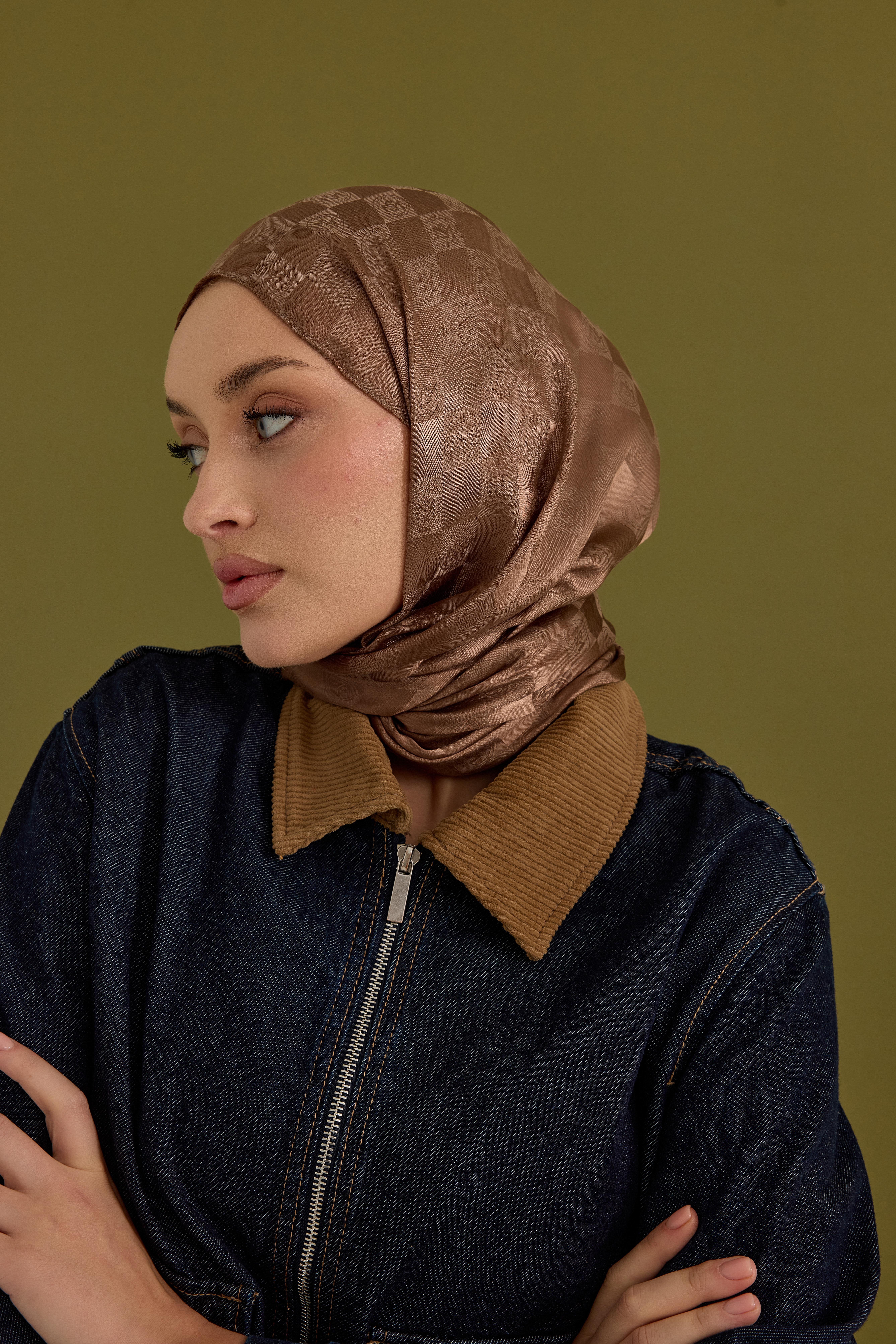 İpeksi Dama Monogram Şal Mocha