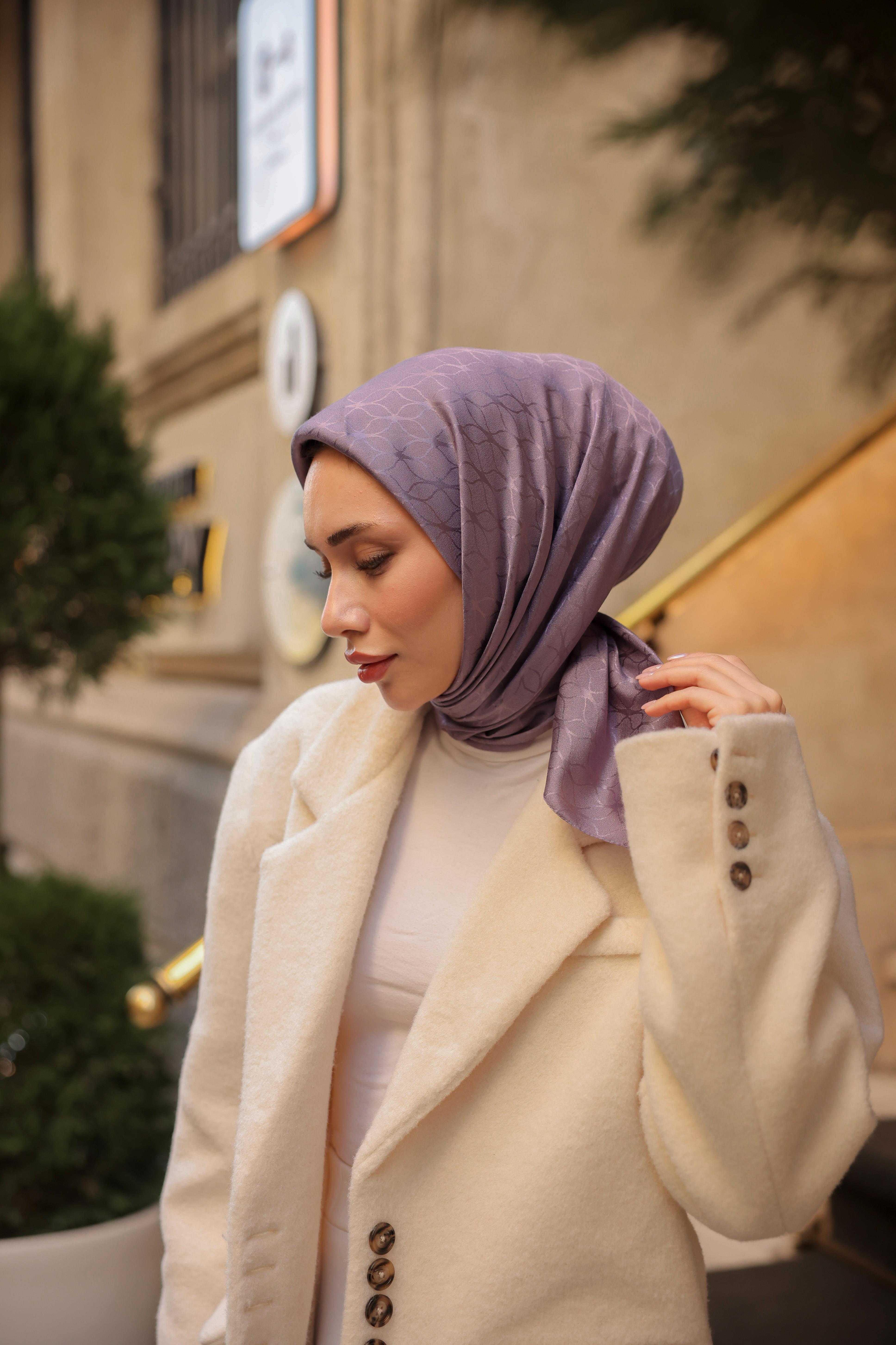 Valeria Desen İpeksi Jakar Eşarp Menekşe
