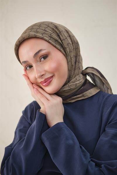 Logo Desen Viskon Eşarp Camel