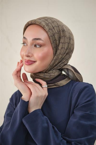 Logo Desen Viskon Eşarp Camel