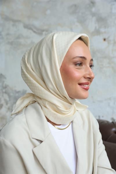 Yıldız Desen Jakar Eşarp Serisi Krem