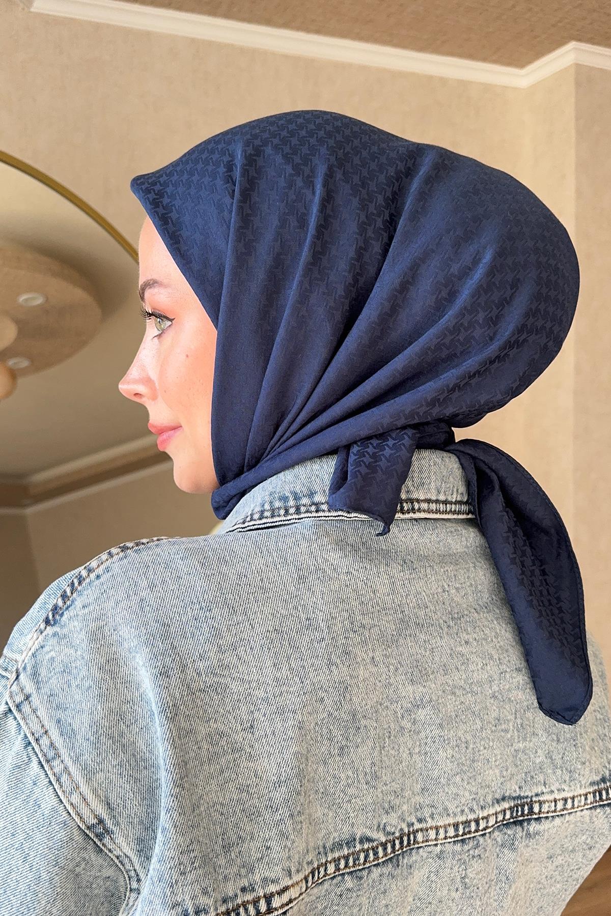 Duygu Goncu - Yıldız Desen Jakar Eşarp Lacivert