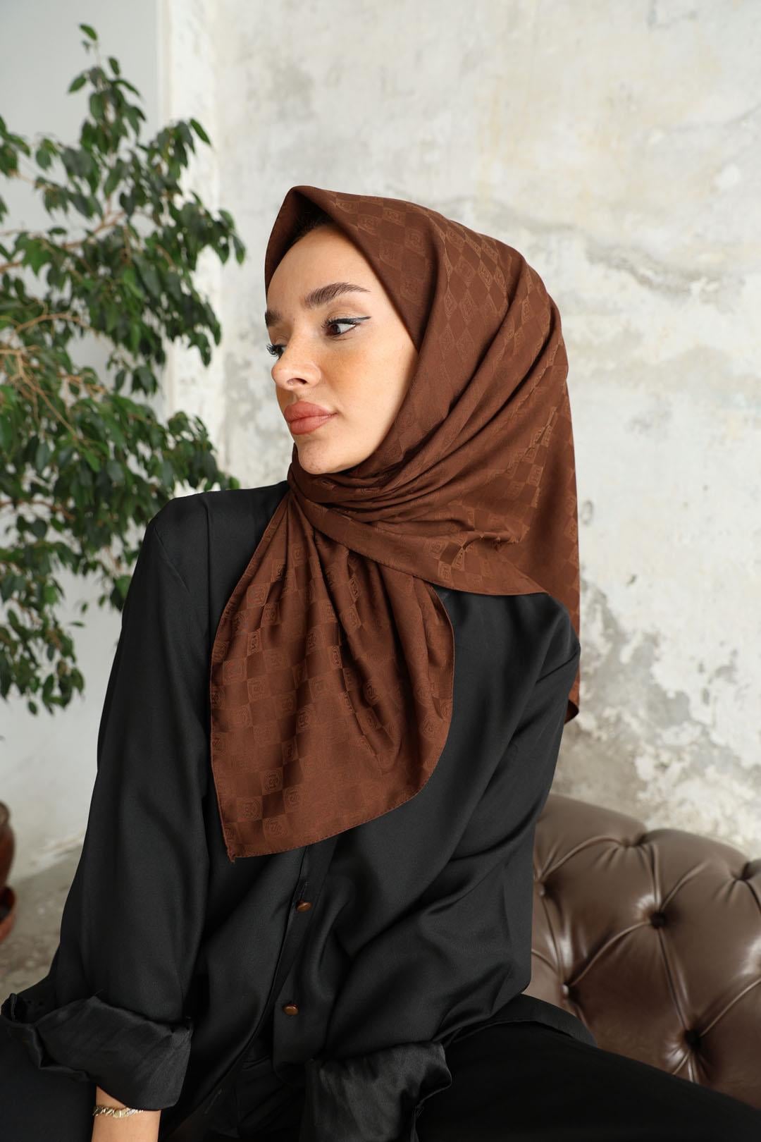 Monogram Desen Jakar Eşarp Acı Kahve