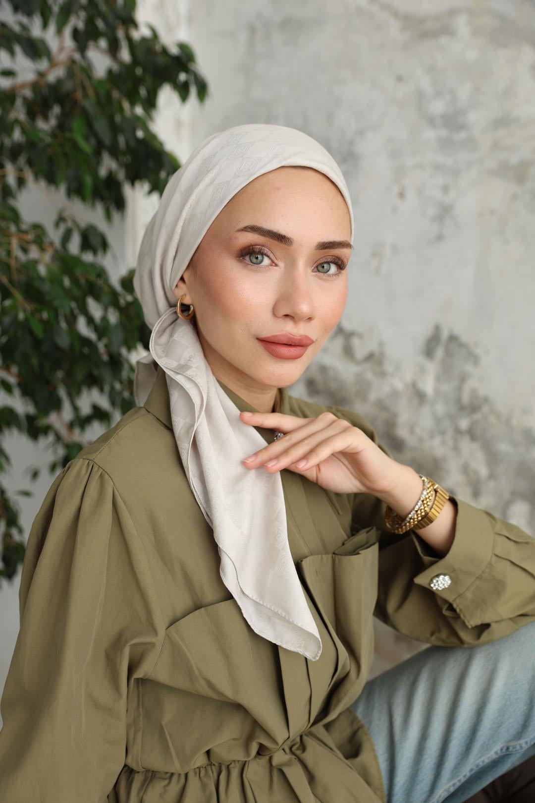 Monogram Desen Jakar Eşarp Mine