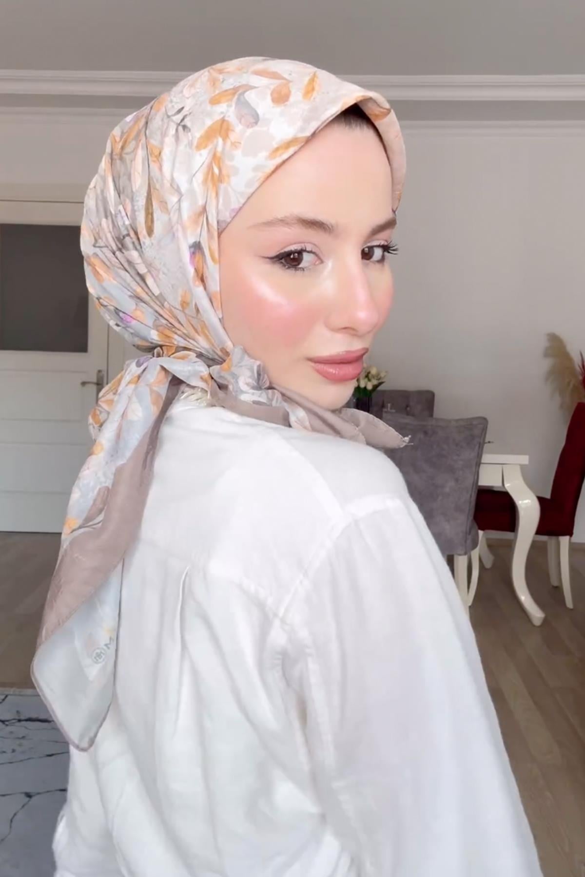 Sena Şura Er Seçimi - Leaf Desen Eşarp Ceviz Kabuğu