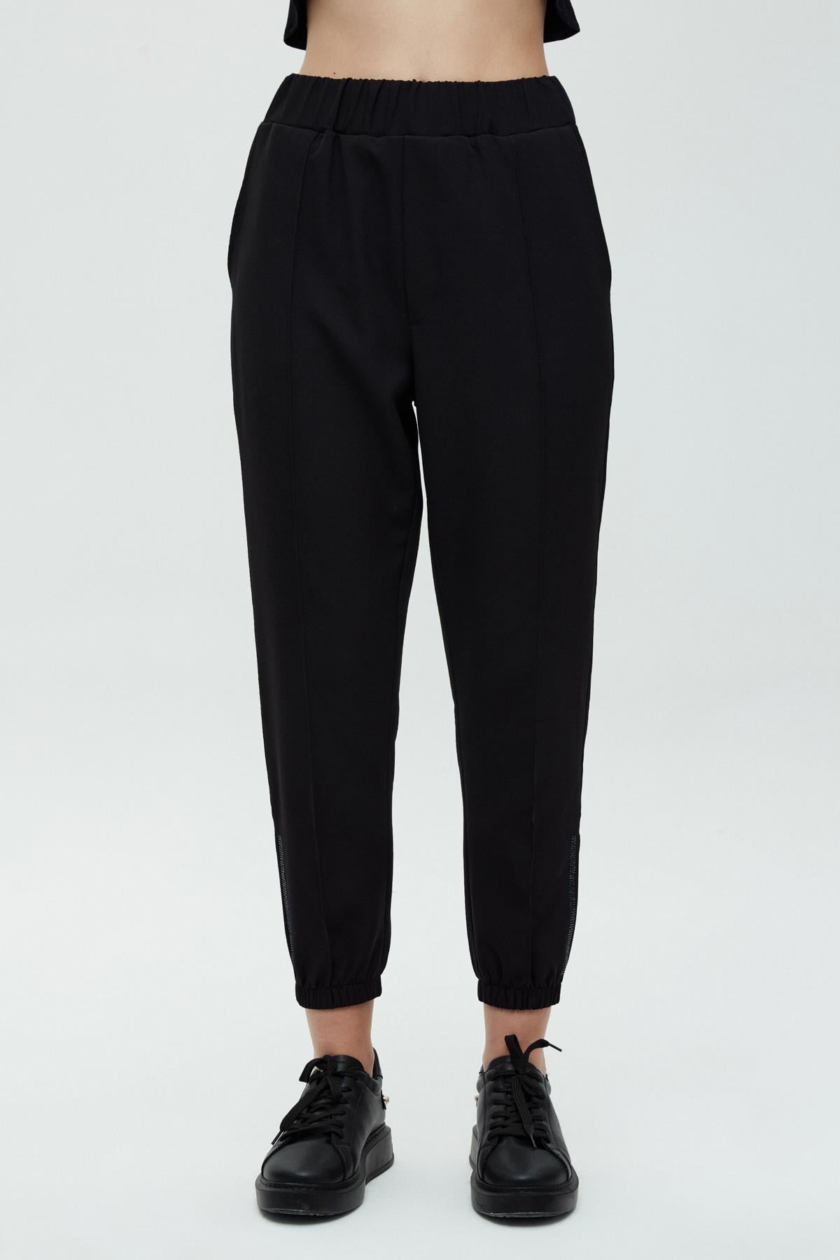 Basic Paçası Yırtmaçlı Taşlı Pantolon