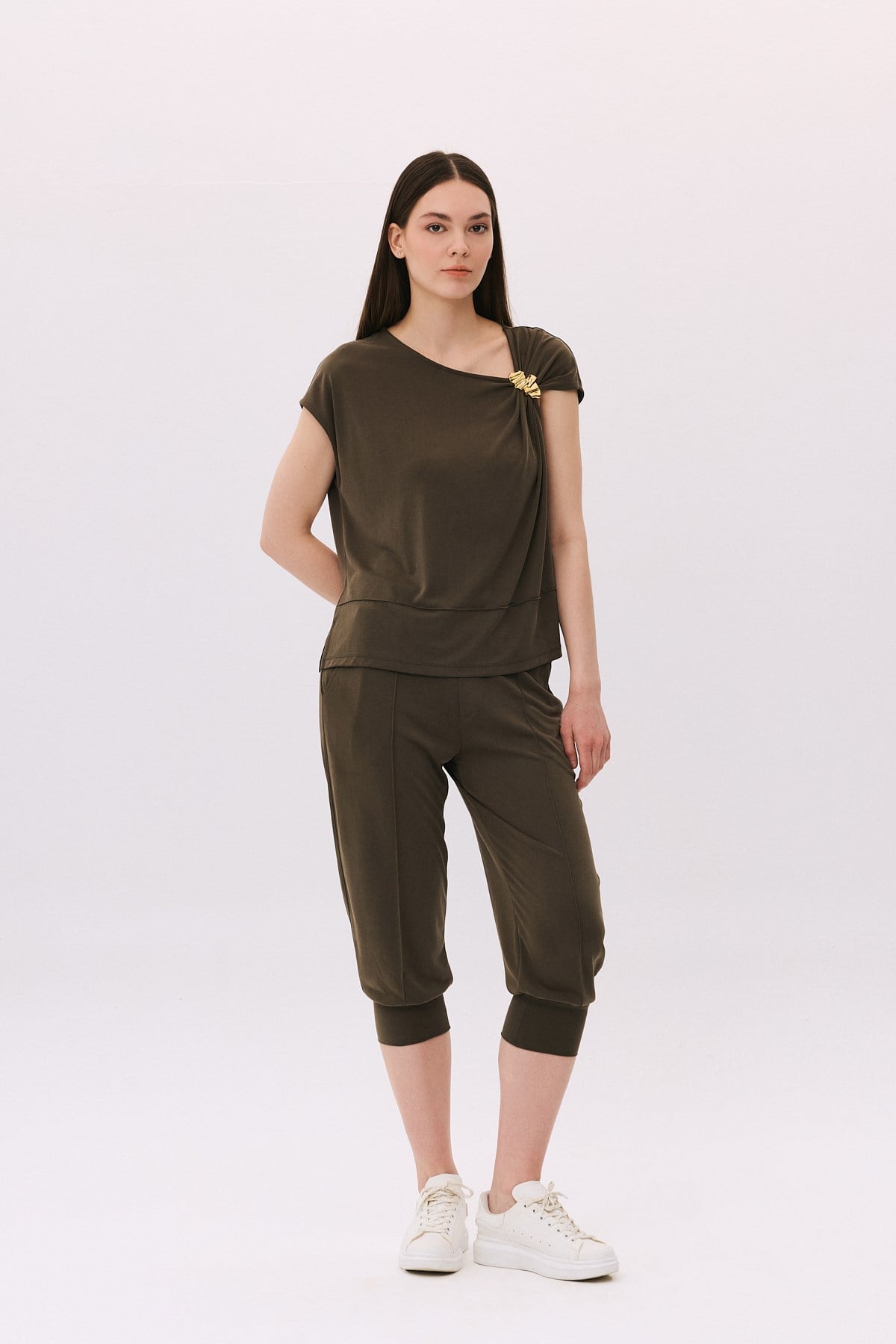 Gold Tokalı Yanları Yırtmaçlı T-Shirt