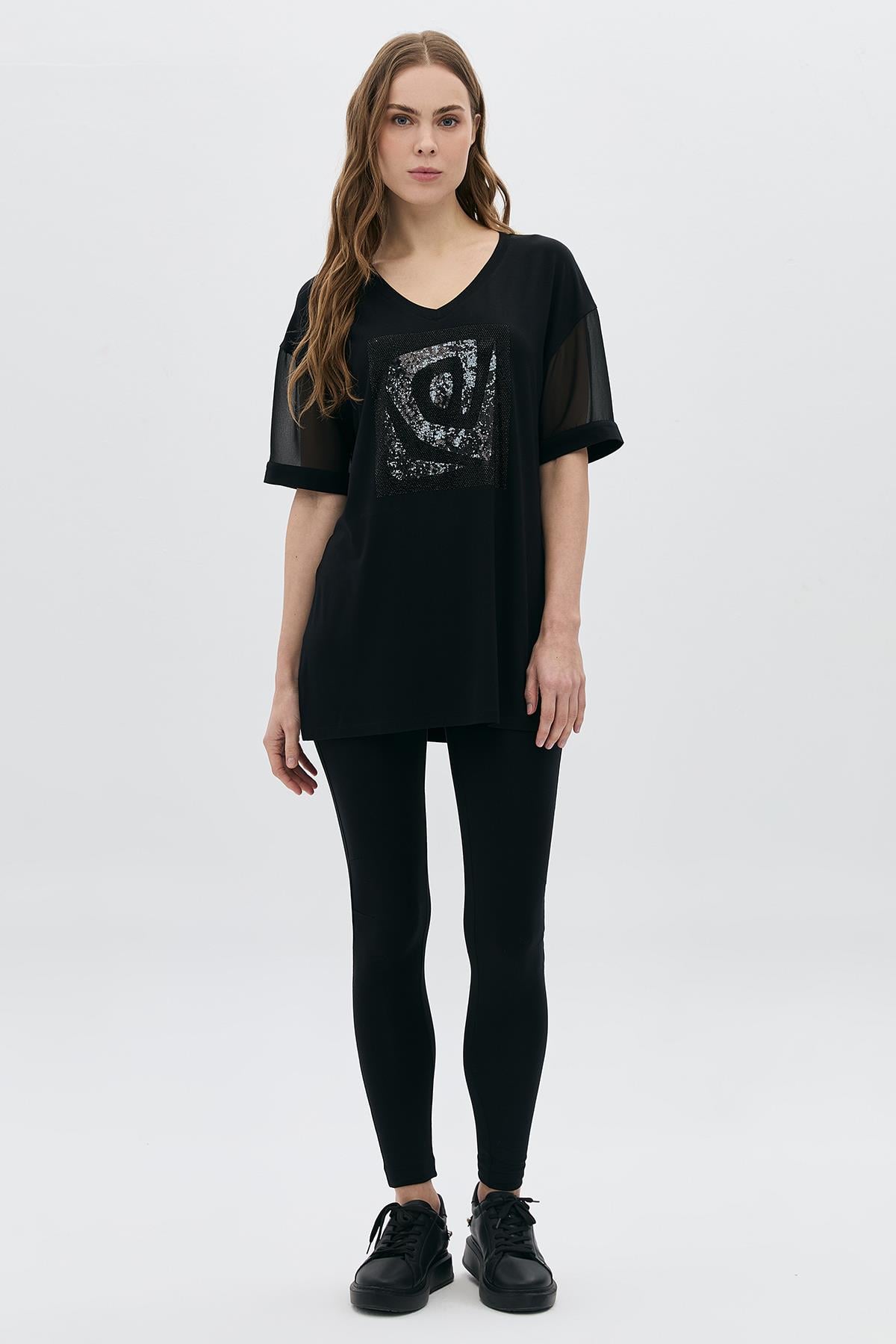 Kolları Tül V Yaka Önü Bsn Baskılı T-Shirt