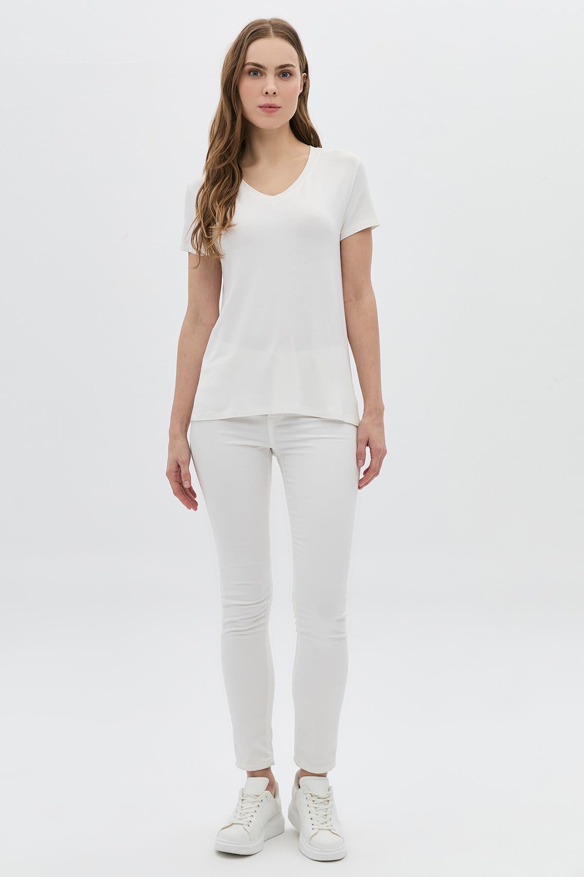 Basic Viskon V Yaka T-Shirt