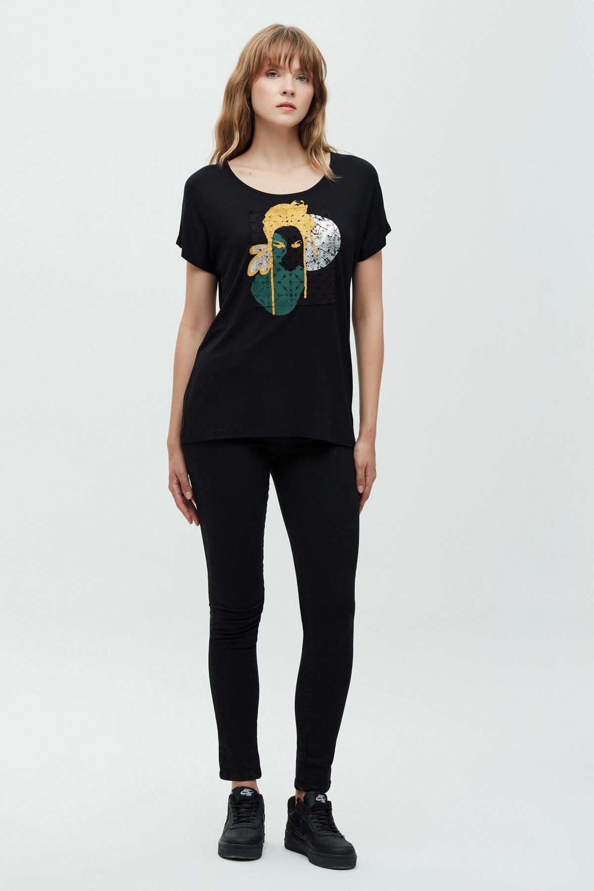 Kız Dijital Aplikeli T-Shirt