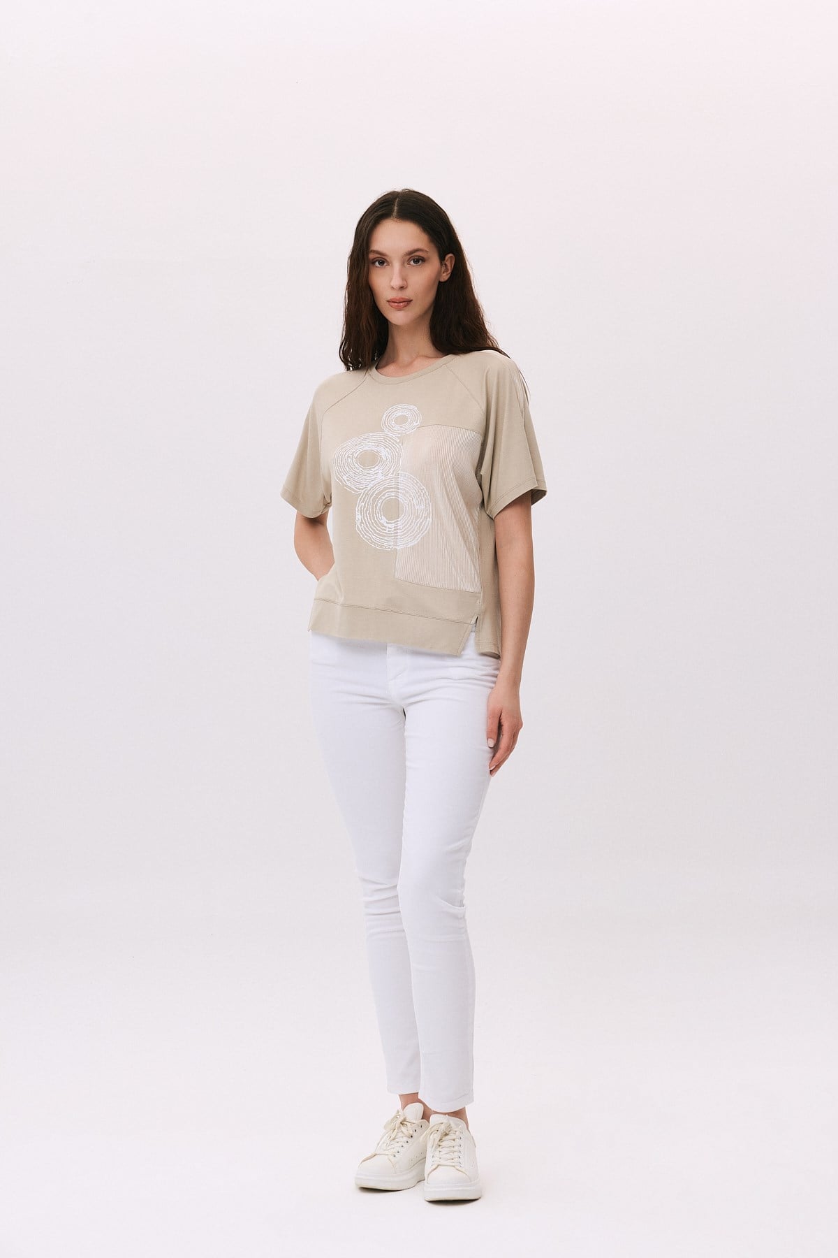 O Yaaka Baskılı Piliseli Kumaş Garnili T-Shirt