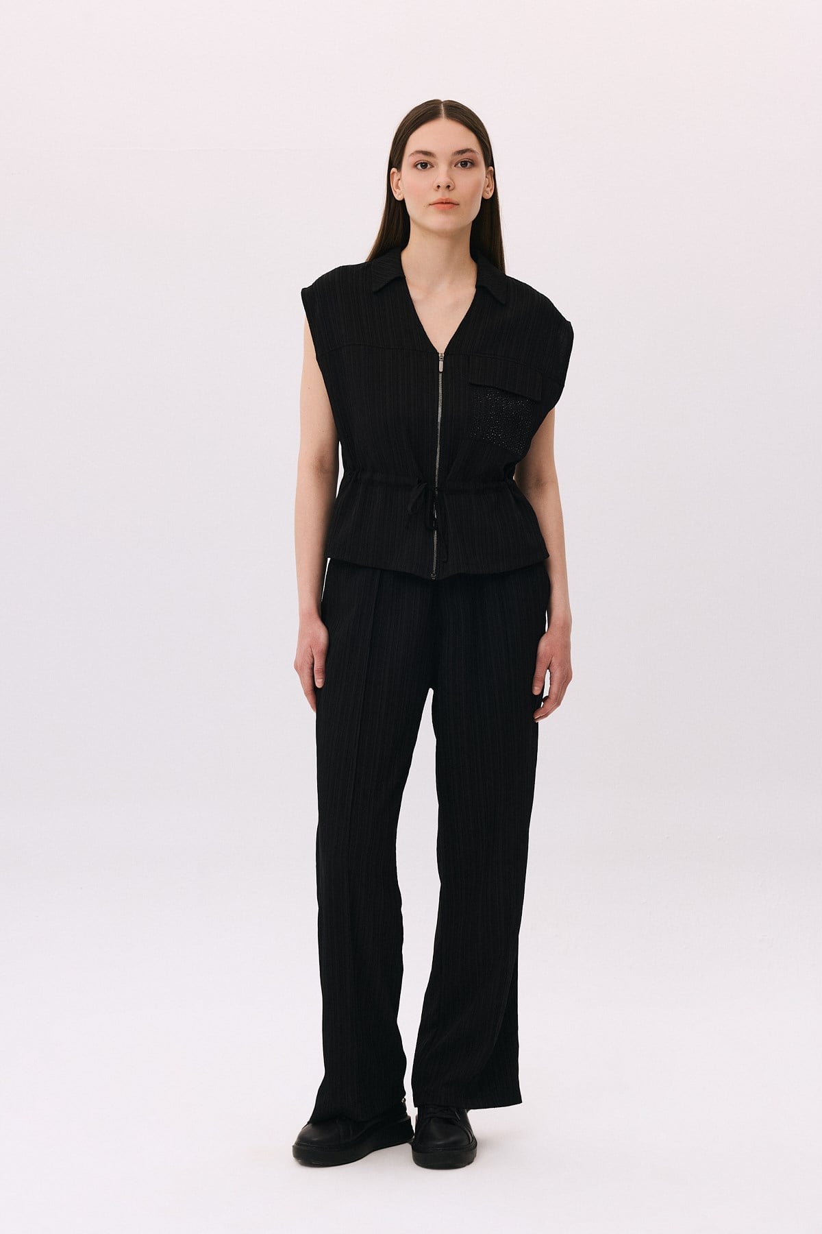 Polo Yaka Fermuarlı Taş Cepli Yelek