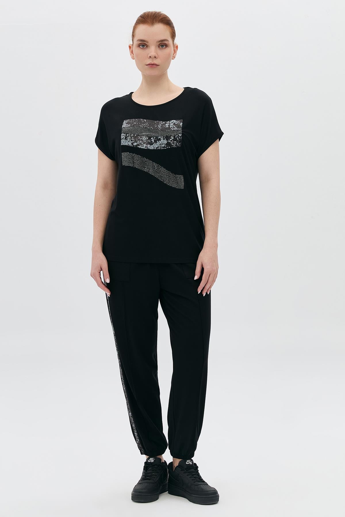 Yandan Baskı Şeritli Paçası Lastikli Pantolon