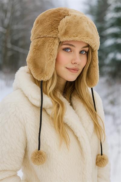 Camel Peluş Kulaklı Ponponlu Bere Şapka