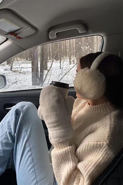 İthal Beyaz Katlanabilinir Peluş Kulaklık