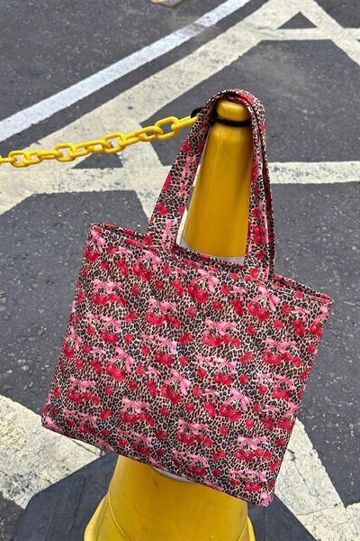 Kadın Leopard & Cherry Shopper Tote Bag