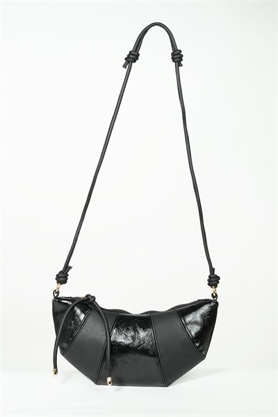 Kadın Rugan Siyah Kruvasan Omuz Çantası
