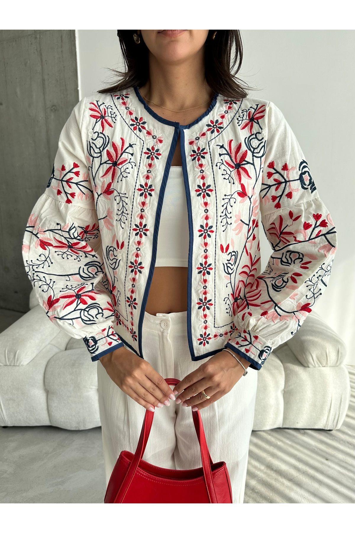 Keten İşlemeli Ceket