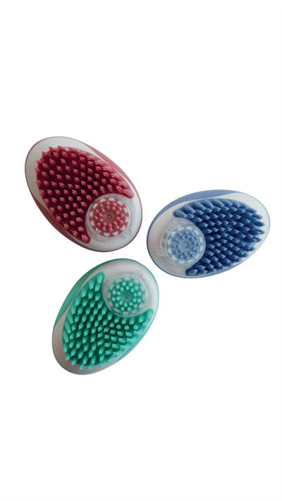 M-Pets Rubeaz Şampuan Hazneli Yıkama ve Masaj Fırçası 11,5x7,5cm (Kırmızı)