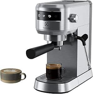 OUTLET Electrolux E6EC1-6ST Explorer 6 Espresso Cappuccino Makinesi Paslanmaz Çelik, Isı Kontrol Teknolojisi, Süt Köpürtücü, Çıkarılabilir Damlatma Tepsisi, 1250W