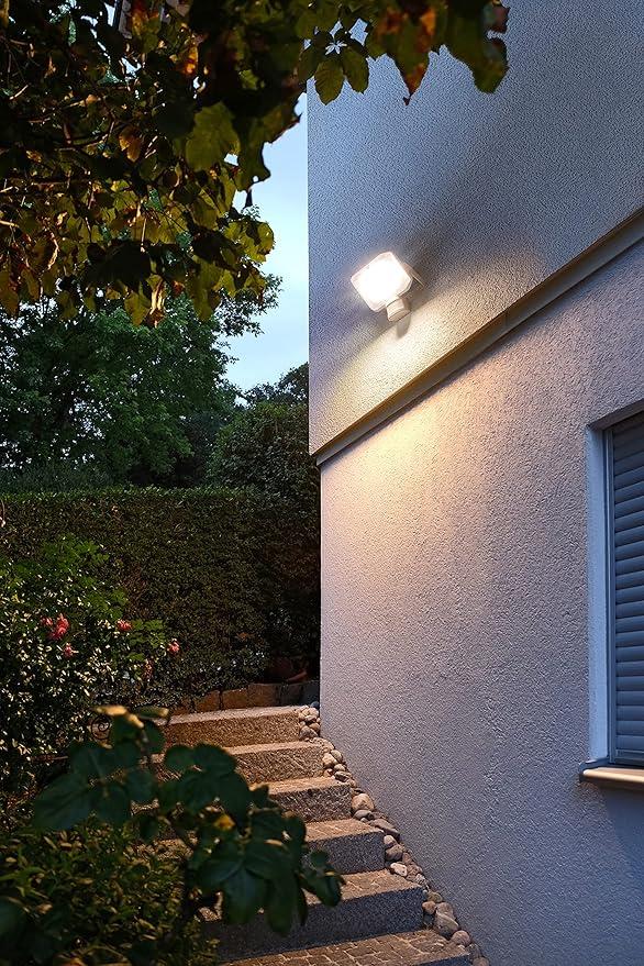 Brennenstuhl LED spot AL 3050 PIR (30 W, 3110 lm, 3000 K, IP44, duvar montajı için LED projektör, hareket sensörlü)