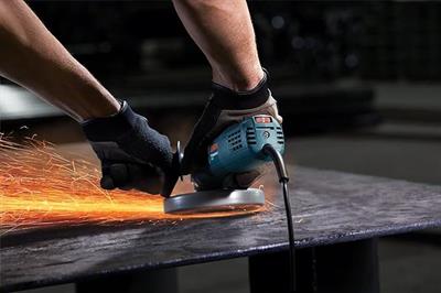 Bosch Professional GWS 9-115 P Avuç Taşlama Makinesi (900 W, Disk Çapı: 115 mm, 11.000 dev/dak)