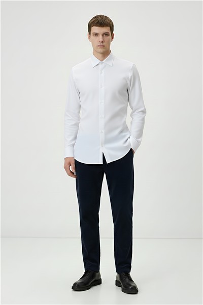 Giotelli Erkek Beyaz Dar Kesim Slim Fit %100 Pamuk Sivri Yaka Klasik Gömlek