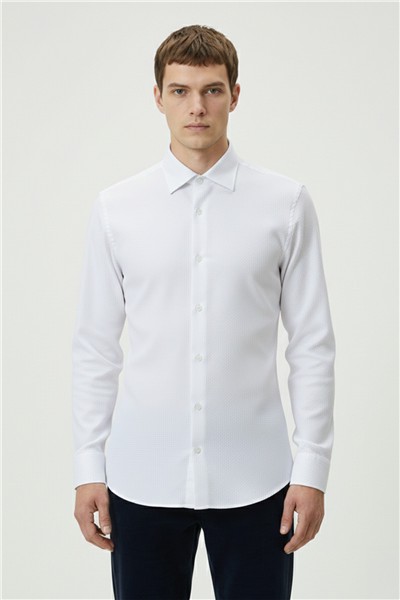 Giotelli Erkek Beyaz Dar Kesim Slim Fit %100 Pamuk Sivri Yaka Klasik Gömlek