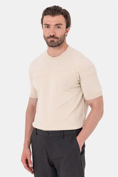 Bej Bisiklet Yaka Jakarlı Triko T-shirt
