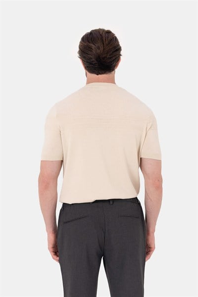 Bej Bisiklet Yaka Jakarlı Triko T-shirt