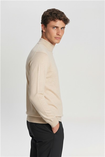 Bej Regular Fit Pamuklu Yarım Balıkçı Yaka Erkek Triko Kazak