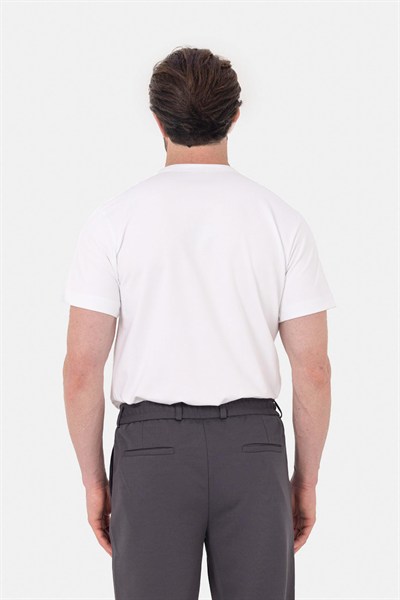 Beyaz Nakışlı %100 Pamuk Bisiklet Yaka Düz Renk Basic T-Shirt