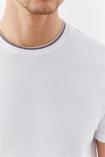 Ekru Bisiklet Yaka Dokulu Örme Erkek T-Shirt