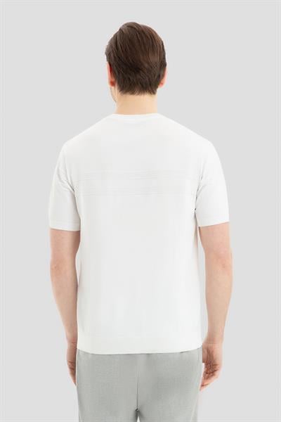 Ekru Slim Fit Triko Bisiklet Yaka Jakarlı Tişört