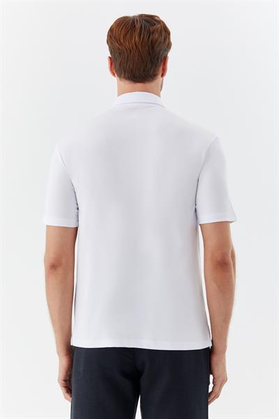 Erkek Beyaz Standart Fit Düğmeli Polo Yaka Tişört – Kısa Kollu