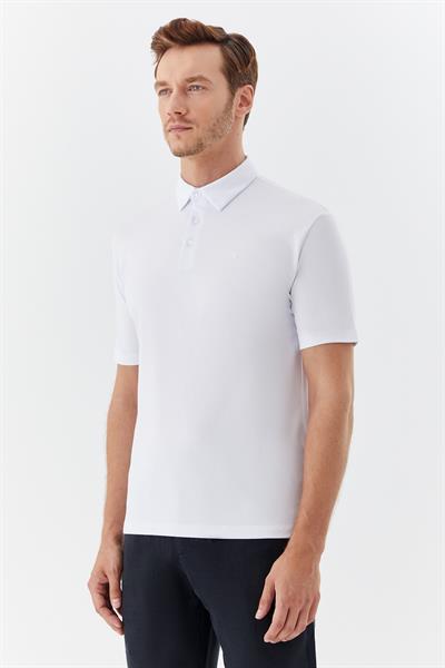 Erkek Beyaz Standart Fit Düğmeli Polo Yaka Tişört – Kısa Kollu