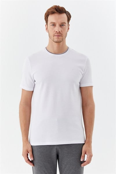 Ekru Piti Kare Bisiklet Yaka Pamuklu T-shirt