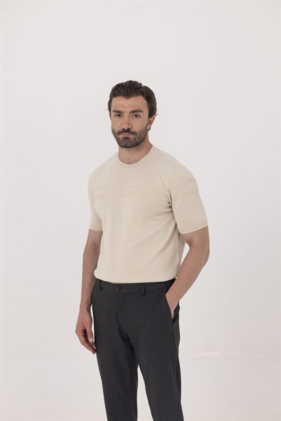 Bej Bisiklet Yaka Jakarlı Triko T-shirt