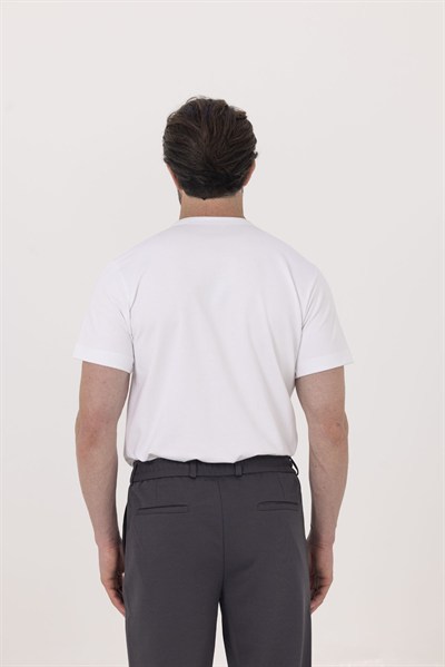 Beyaz Nakışlı %100 Pamuk Bisiklet Yaka Düz Renk Basic T-Shirt