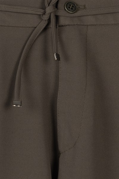 Haki Dokulu Arka Lastikli Köprü Kemerli Bağcıklı Slim Fit Jogger Pantolon