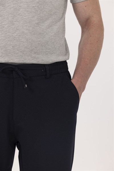 Lacivert Dokulu Arka Lastikli Köprü Kemerli Bağcıklı Slim Fit Jogger Pantolon