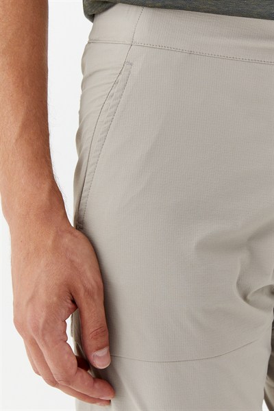 Taş Regular Fit Pamuklu Yan Cepli Normal Bel Bermuda Şort