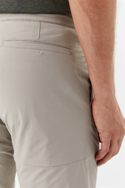 Taş Regular Fit Pamuklu Yan Cepli Normal Bel Bermuda Şort