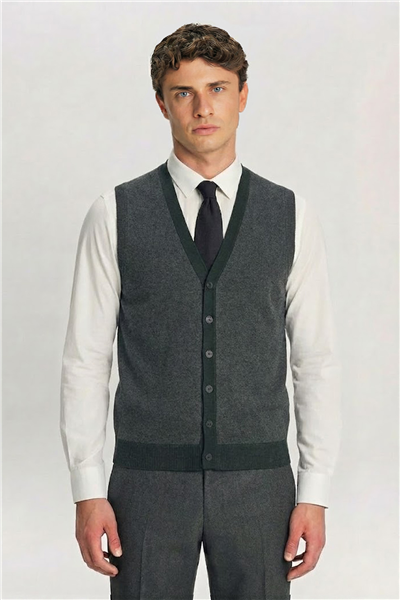 Giotelli Erkek Haki Dar Kesim Slim Fit Viskon Sivri Yaka Düğmeli Fleto Kapaklı Cep Çift Yırtmaçlı Tam Astarlı 6 Drop Triko Yelekli Takım Elbise