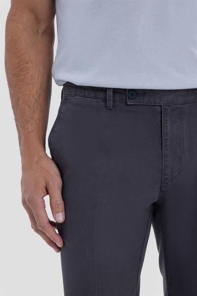 Pamuk Karışımlı Yıkamalı Chino Pantolon Füme