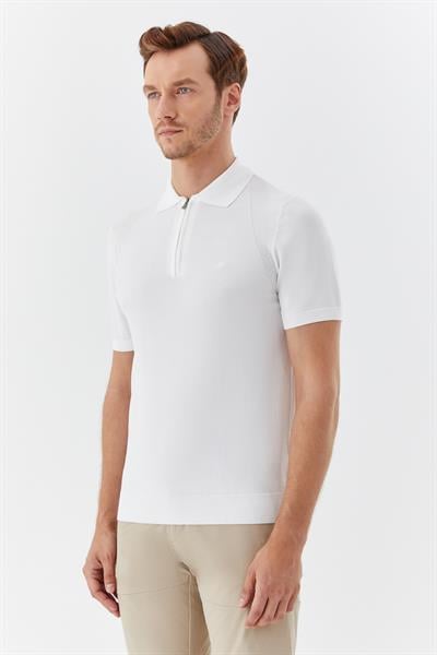 Ekru Regular Fit Triko Polo Yaka Dokulu Tişört