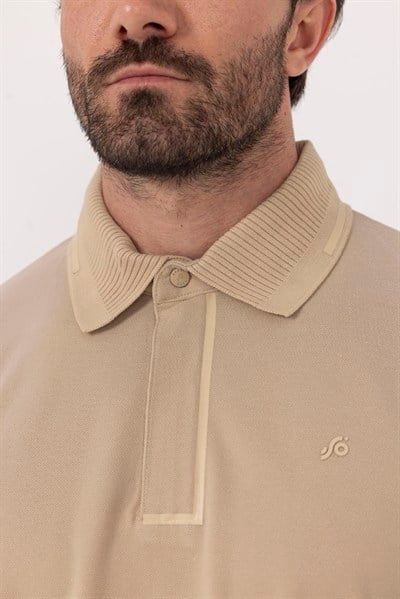 Kum %100 Pamuk Gizli Fermuarlı Polo Yaka T-shirt 
